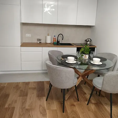 Karoliny 2 Self Check-in, Parking Rzeszów