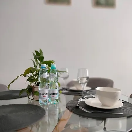 Karoliny 2 Self Check-in, Parking Rzeszów