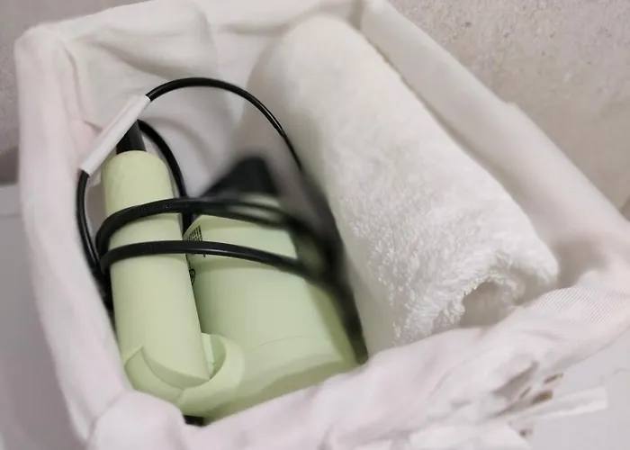 Karoliny 2 Self Check-in, Parking