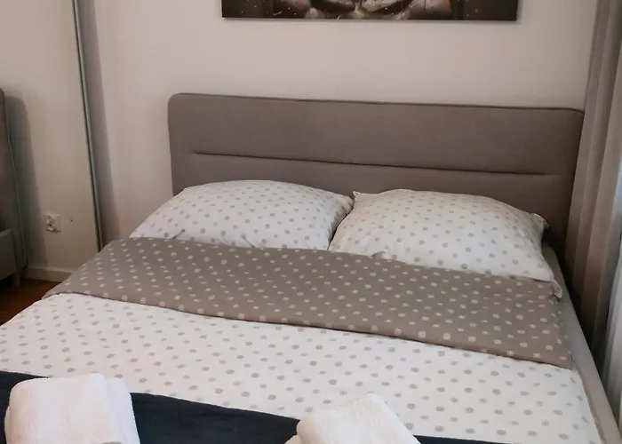 Apartment Karoliny 2 Self Check-in, Parking Rzeszow