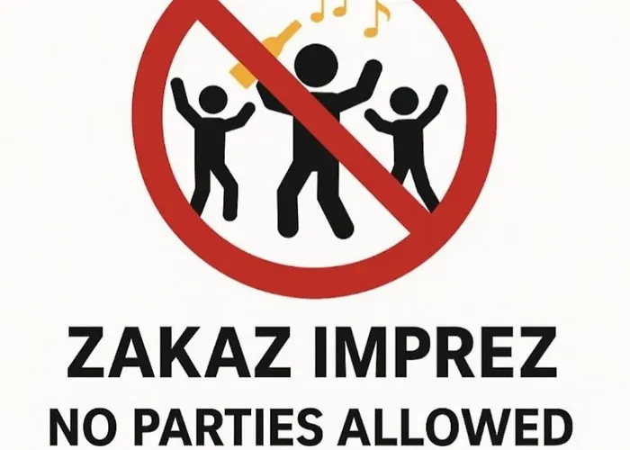 Karoliny 2 Self Check-in, Parking